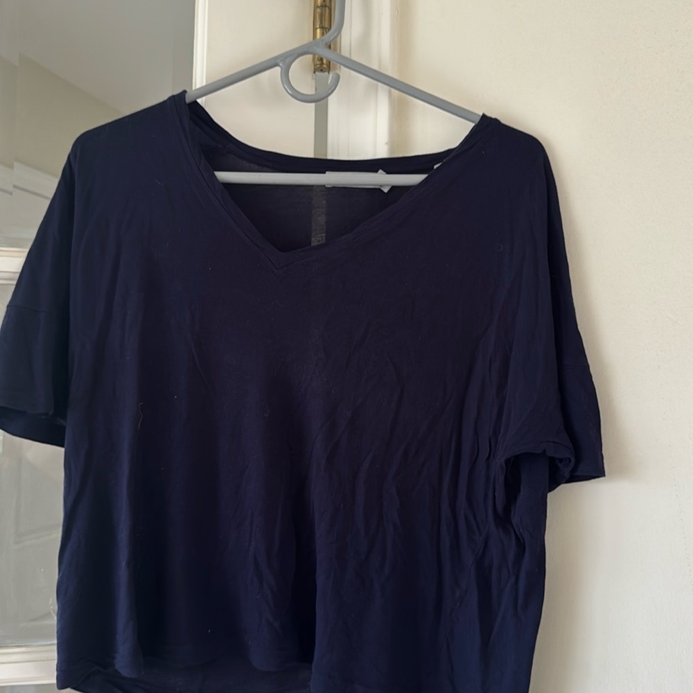 Vince navy V neck T shirt